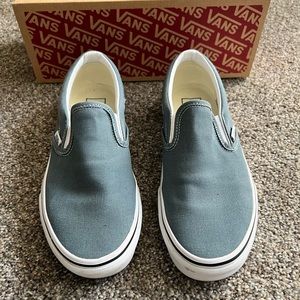 Vans Classic Slip-On, Women size: 7.5, Men size: 6.0, Goblin Blue/True White